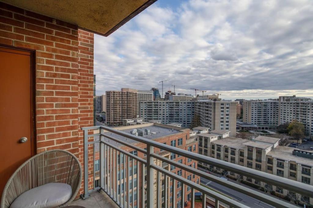Fantastic 2 Bedroom Condo At Pentagon City أرلنغتون المظهر الخارجي الصورة
